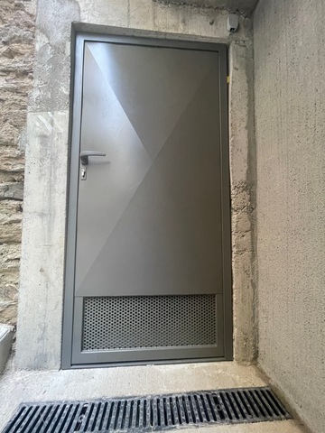 Porte de cave sur mesure avec ventilation à Nantes