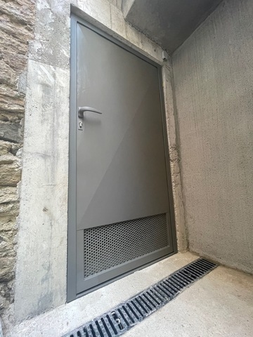 Porte de cave sur mesure avec ventilation à Nantes